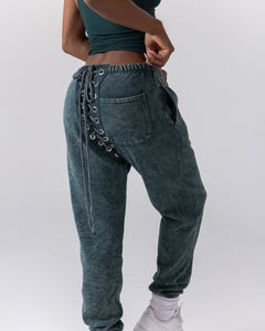 Nicki Sweats | Pine